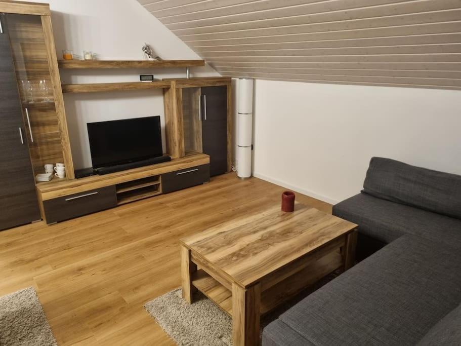 Gemuetliche Wohnung Am Waldrand Thierhaupten Exterior foto